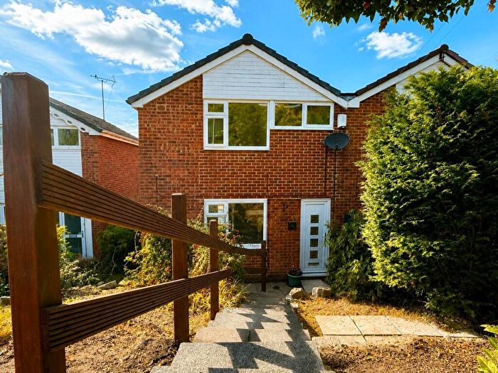 3 Bedroom Semi-Detached House To Rent In Tinshill Road, Leeds, LS16