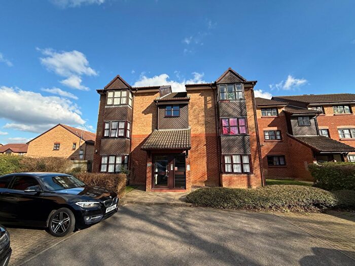 Studio To Rent In Ash Walk, North Wembley, HA0