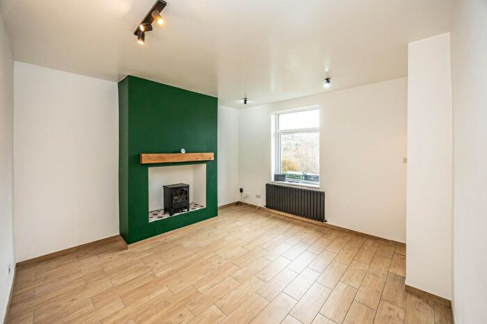 3 Bedroom Terraced House For Sale In Manchester Road, Linthwaite, HD7