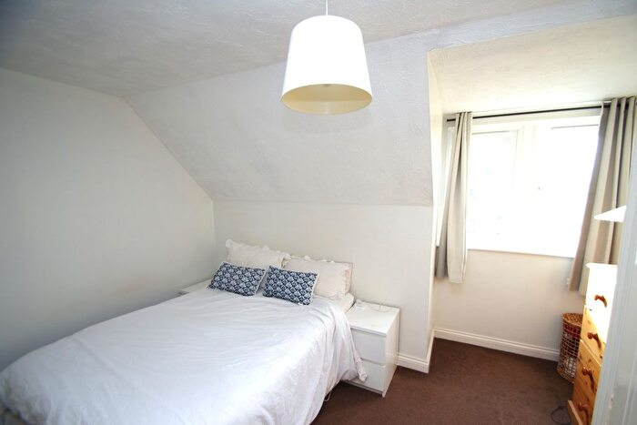 1 Bedroom Flat To Rent In Wellington House, Exeter Close, Watford, WD24