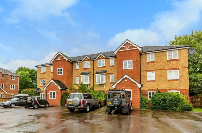 1 Bedroom Flat To Rent In Woodfield Road, Thames Ditton, KT7