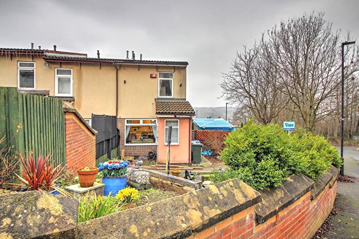 2 Bedroom End Of Terrace House For Sale In Amelia Close, Newcastle Upon Tyne, NE4