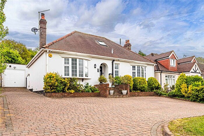 3 Bedroom Detached House For Sale In Tring Road, Dunstable, Central Bedfordshire, LU6