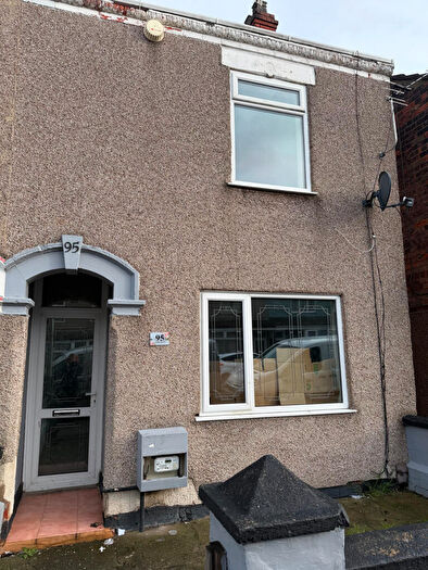 3 Bedroom Terraced House To Rent In Gilbey Road, Grimsby, DN31