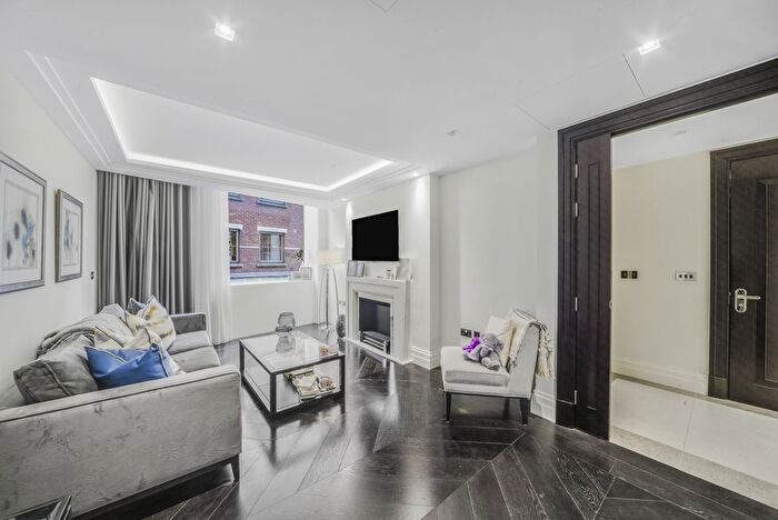 1 Bedroom Flat To Rent In Strand, London, WC2R