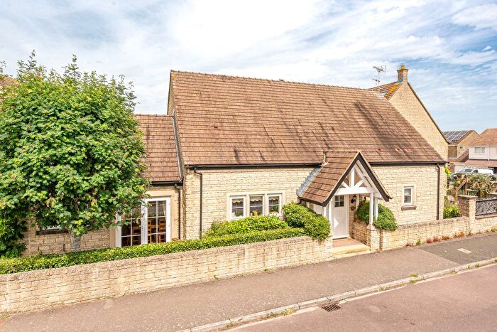 2 Bedroom Bungalow For Sale In Strongs Close, Sherston, SN16
