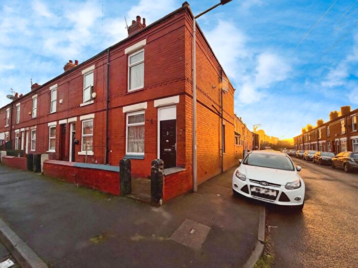 3 Bedroom End Of Terrace House For Sale In Norway Grove, Stockport, Greater Manchester, SK5