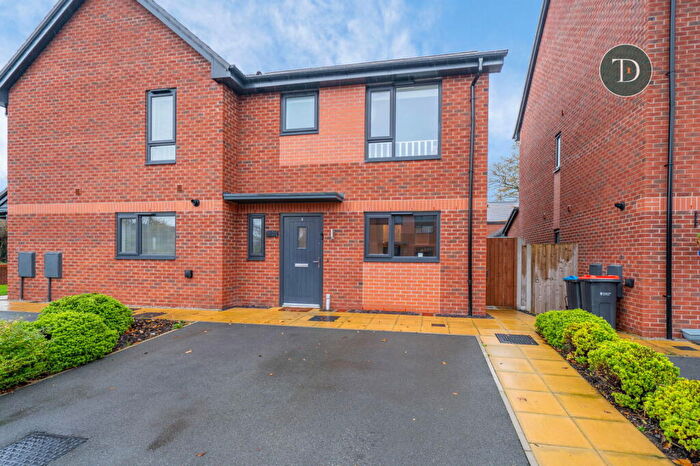 3 Bedroom Semi Detached House For Sale In Hollybush Way, Great Sutton, Ellesmere Port, CH66