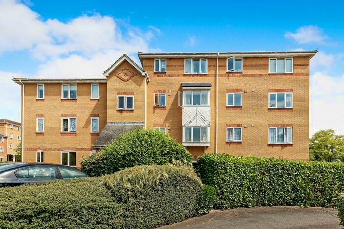 Studio To Rent In Ascot Court, GU11