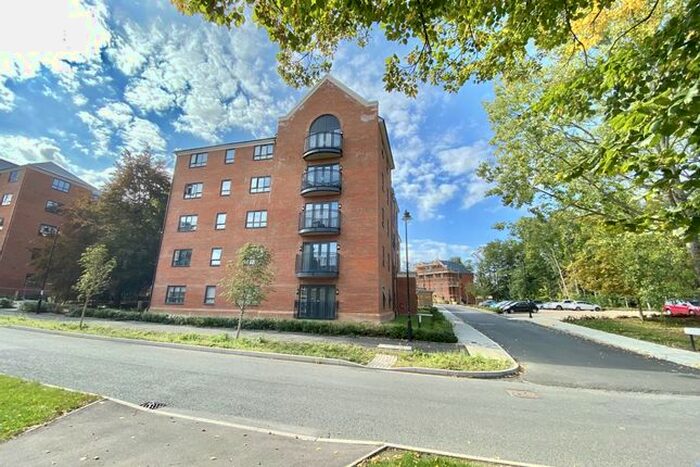 1 Bedroom Flat To Rent In Darbyshire Road, Aldershot, GU11