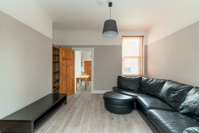 2 Bedroom Flat To Rent In Forsyth Road, Jesmond, Newcastle Upon Tyne, NE2