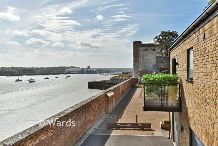 2 Bedroom Apartment For Sale In Upnor Road, Lower Upnor, Rochester, Kent, ME2