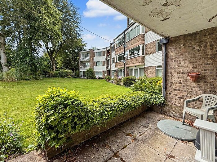 2 Bedroom Flat For Sale In Butterstile Lane, Prestwich, M25