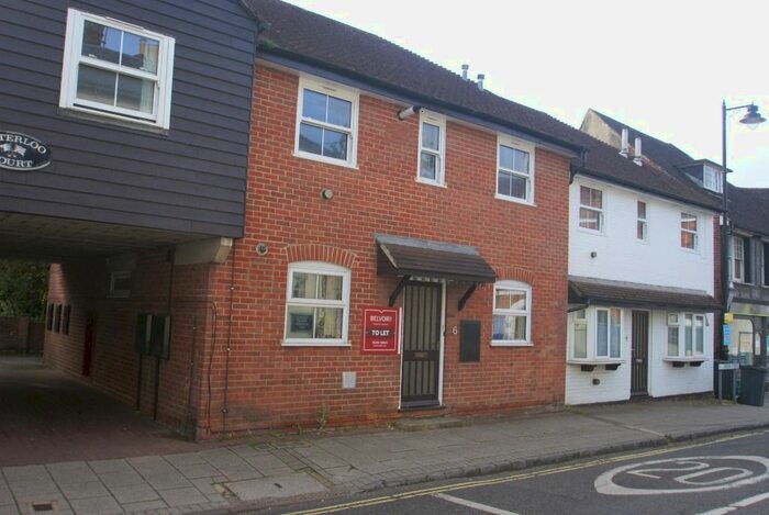 2 Bedroom Flat To Rent In London Road, Whitchurch, RG28