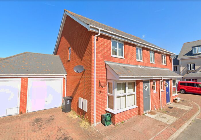 3 Bedroom Semi-Detached House To Rent In Peake Avenue, Kirby Cross, CO13