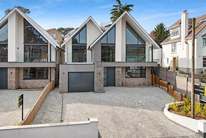 4 Bedroom Detached House For Sale In Compton Avenue, Lilliput, BH14