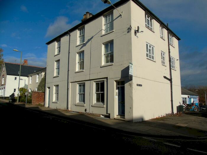 2 Bedroom Flat To Rent In Hyde Street, Winchester, SO23
