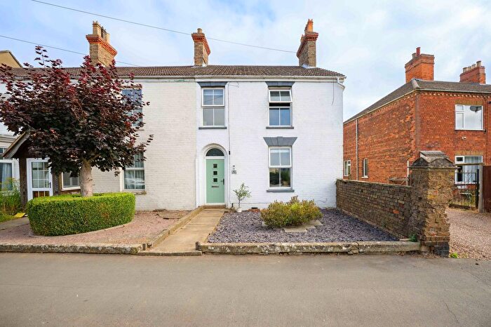3 Bedroom End Of Terrace House For Sale In Main Road, Hundleby, PE23