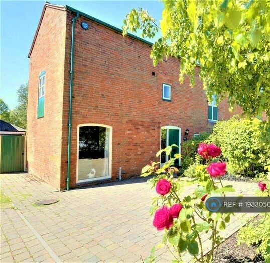 2 Bedroom End Of Terrace House To Rent In The Woodlands, Burton-On-Trent, DE13