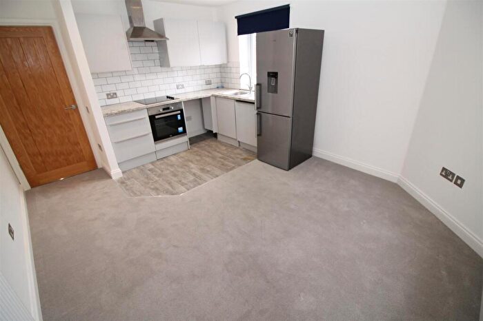 2 Bedroom Flat To Rent In B Sandbed Road, St Werburghs, BS2