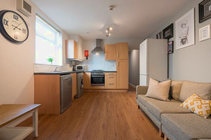 4 Bedroom Terraced House To Rent In Colum Road, Cardiff, CF10