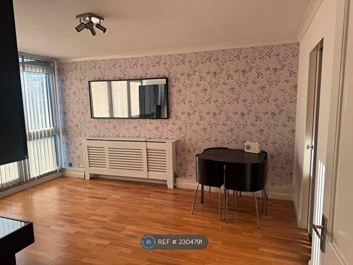 1 Bedroom Flat To Rent In Glanville Road, London, SW2