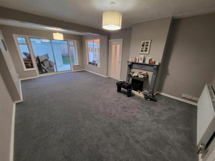 3 Bedroom Terraced House To Rent In Keinton Walk, Bristol, BS10