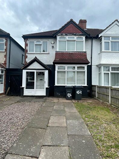 3 Bedroom Semi-Detached House To Rent In Baldwins Lane, Hall Green, Birmingham, B28