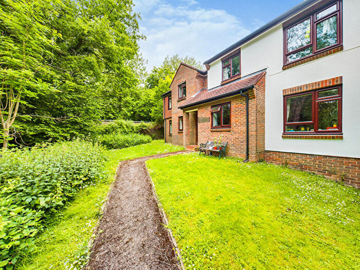 1 Bedroom Flat For Sale In Gorringes Brook, Horsham, RH12