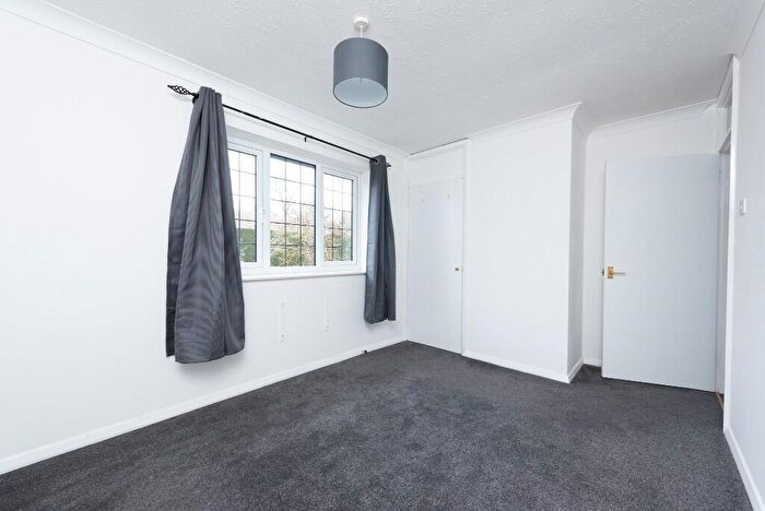 1 Bedroom Maisonette To Rent In Morley Close, Yateley, Hampshire, GU46