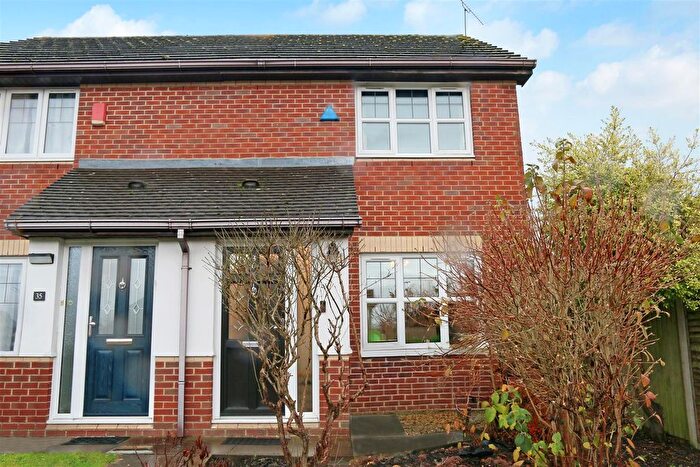 2 Bedroom Property For Sale In Hamblings Close, Shenley, WD7
