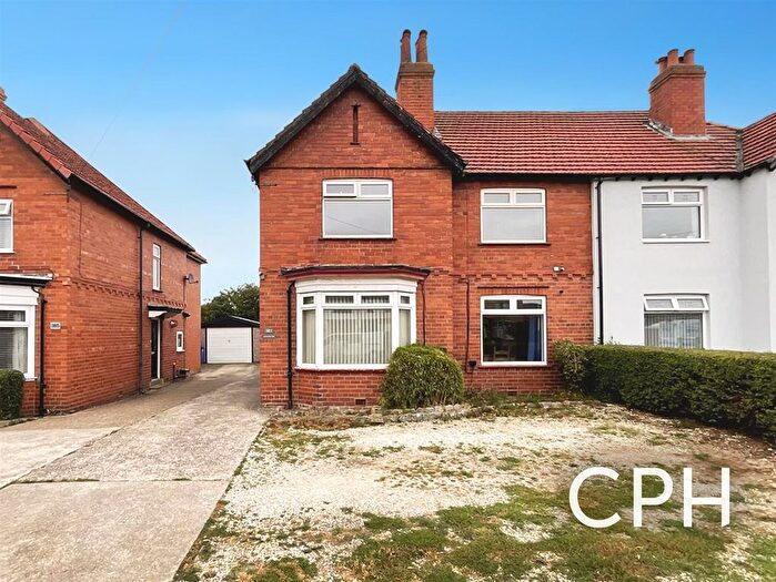 3 Bedroom Semi-Detached House For Sale In Scalby Road, Scarborough, YO12