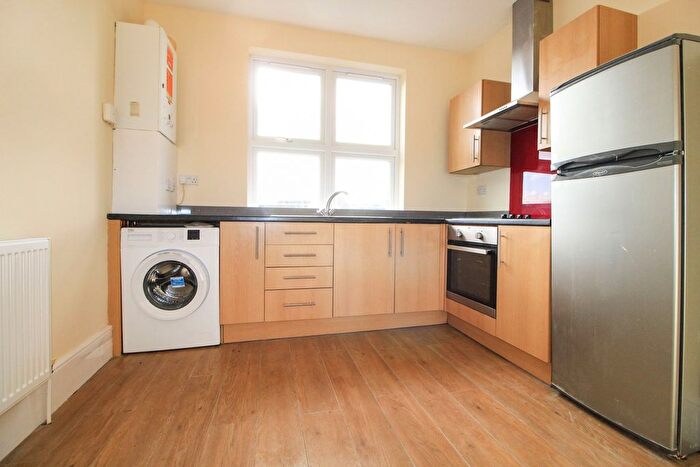 2 Bedroom Flat To Rent In Green Lane, Northwood, HA6