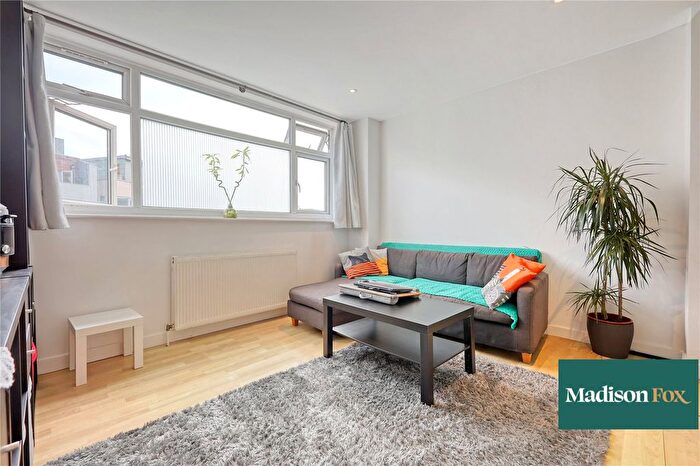 1 Bedroom Flat To Rent In Raglan Road, London, E17