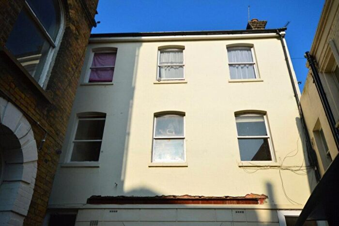 2 Bedroom Flat To Rent In Harbour Street, Ramsgate, Kent, CT11