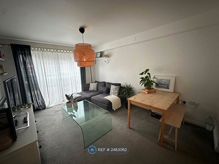 1 Bedroom Flat To Rent In Heath Rd, Twickenham, TW1