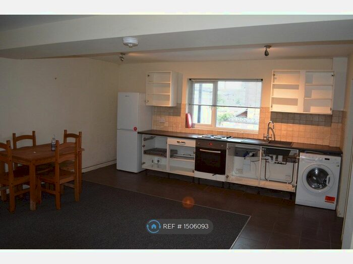 1 Bedroom Flat To Rent In Derby Road, Stapleford, Nottingham, NG9