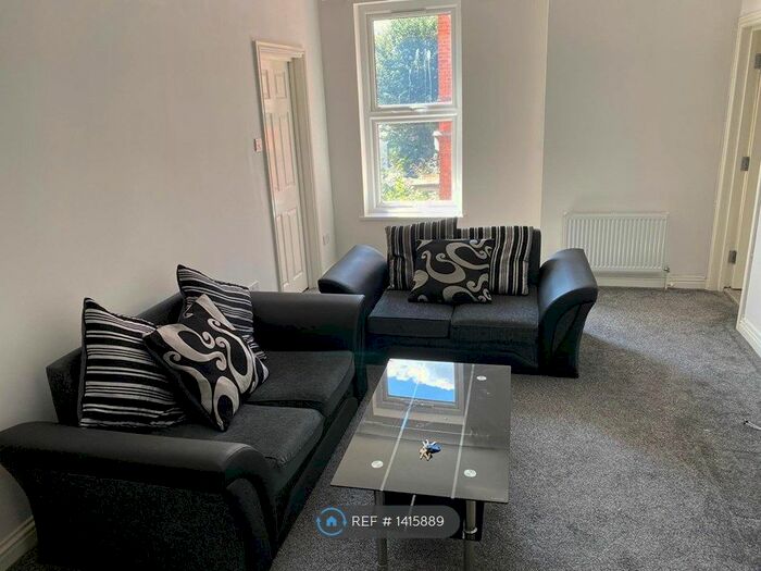 2 Bedroom Flat To Rent In Uxbridge Road, London, W7