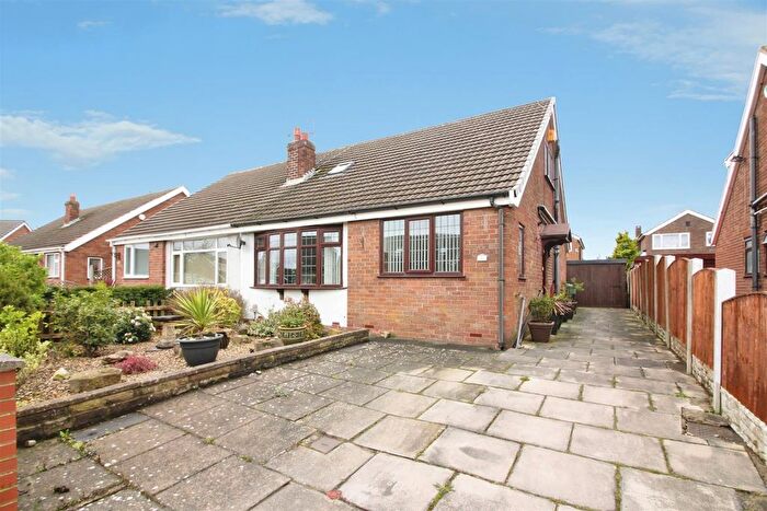 2 Bedroom Semi Detached Bungalow For Sale In Red Hall Way, Leeds, LS14