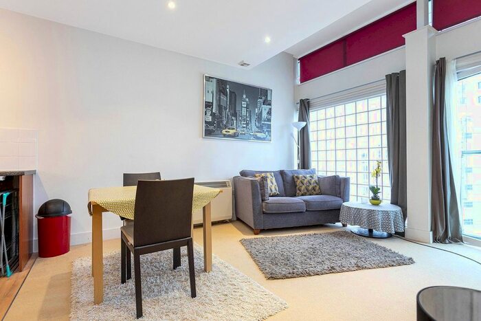 1 Bedroom Flat To Rent In Empire Square South, Long Lane, London, SE1