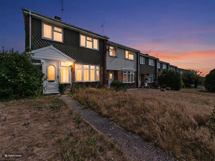 3 Bedroom End Of Terrace House For Sale In Spring Rise, Chelmsford, CM2