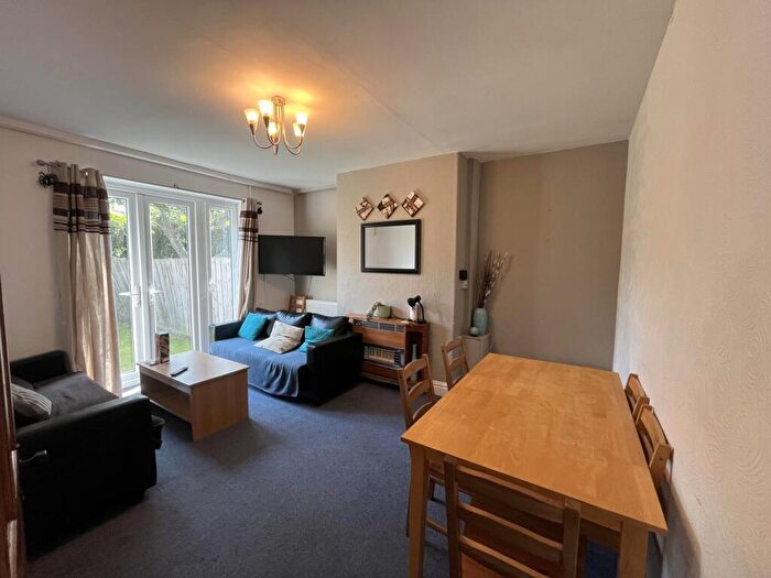 6 Bedroom House To Rent In Newcastle Road, Durham, DH1