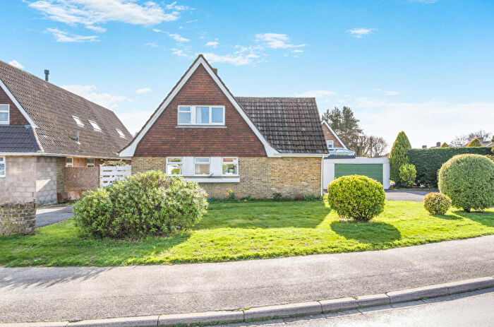 3 Bedroom Bungalow For Sale In Carisbrooke Avenue, Hill Head, Fareham, Hants, PO14