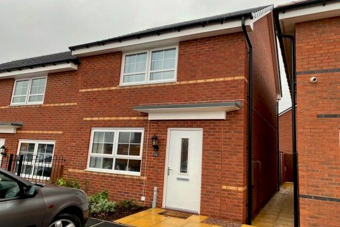2 Bedroom End Of Terrace House To Rent In Bingley Avenue, Tamworth, B78