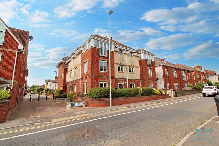 2 Bedroom Apartment For Sale In Longfleet Road, Poole, BH15