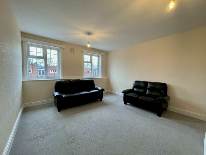 1 Bedroom Apartment To Rent In Flat E, Amy Road, RH8