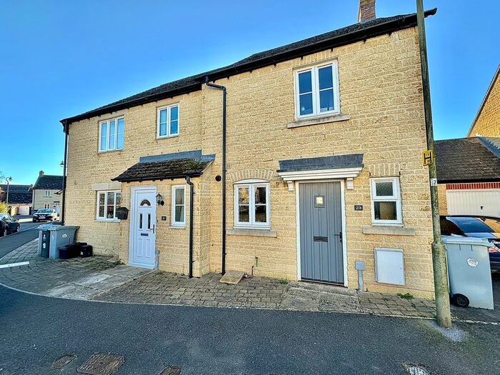 2 Bedroom Semi-Detached House To Rent In Tamarisk Crescent, Carterton, OX18