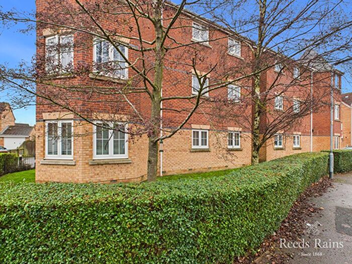 2 Bedroom Flat For Sale In Staunton Park, Kingswood, Hull, East Yorkshire, HU7