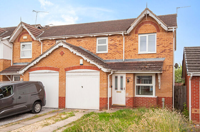 3 Bedroom Semi-Detached House For Sale In Harlequin Drive, Kingswood, Hull, East Riding Of Yorkshire, HU7
