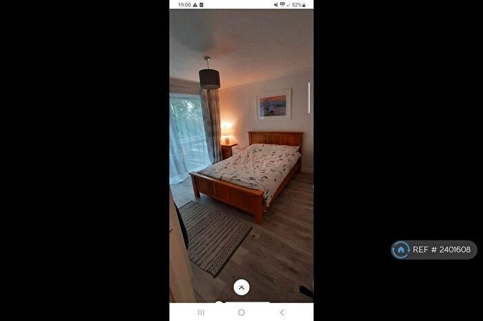 2 Bedroom Flat To Rent In Chalfont Close, Hemel Hempstead, HP2